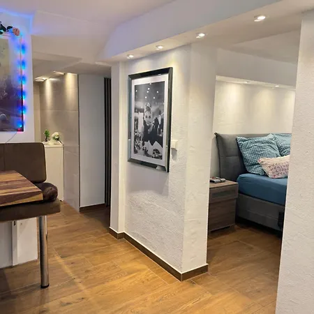 Apartment Schoene Souterrain In