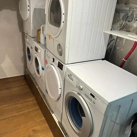 Schoene Souterrain In Apartment