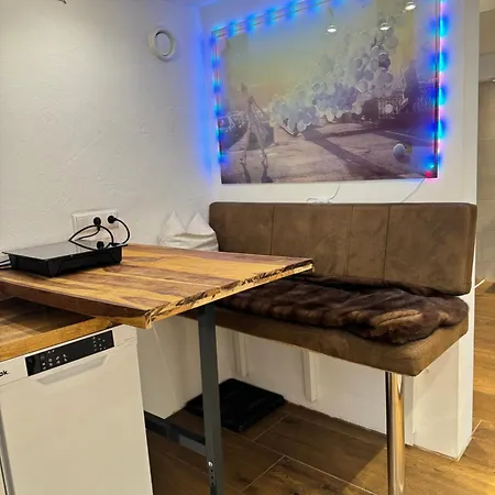 Apartment Schoene Souterrain In